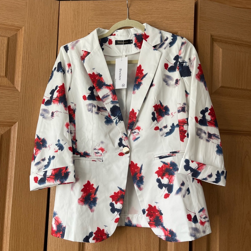Patterned blouse NWT